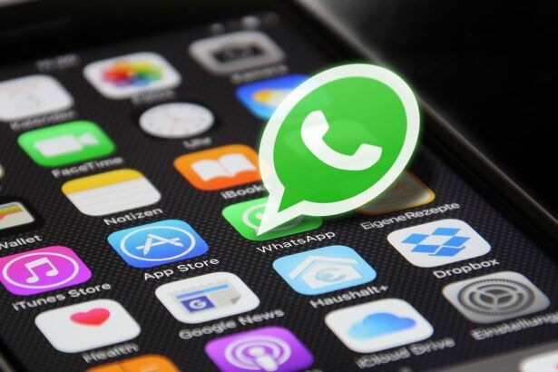 As pessoas escrevem apenas com minúsculas para comunicar uma série de atributos sociais, como jovialidade, modernidade e até identidade de gênero
